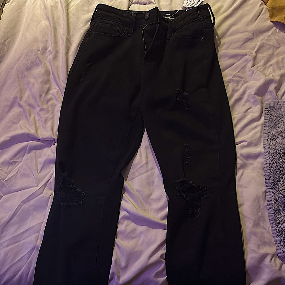 Skinny jeans comfortable around the waist with made in holes